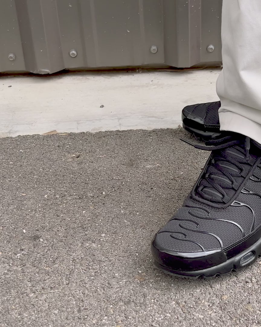 Retro Cushioned Runner - Triple Black