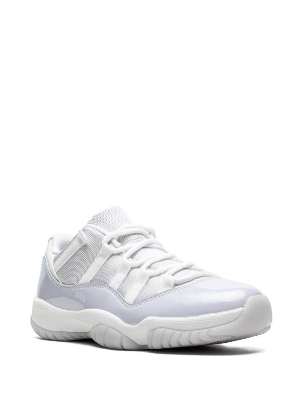 Jordan 11 Low Gray
