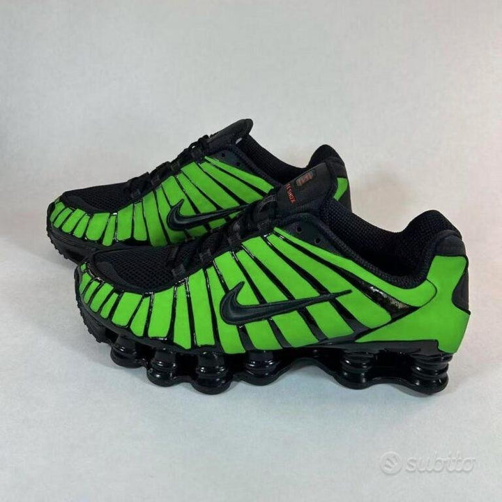 Green strike Low-Top Shox TL