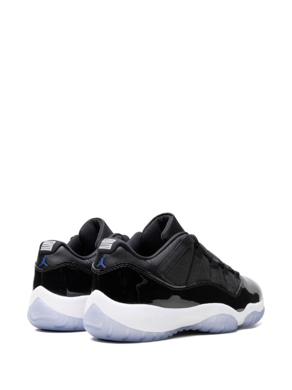 Black Streetwear Sneaker Urban Style
