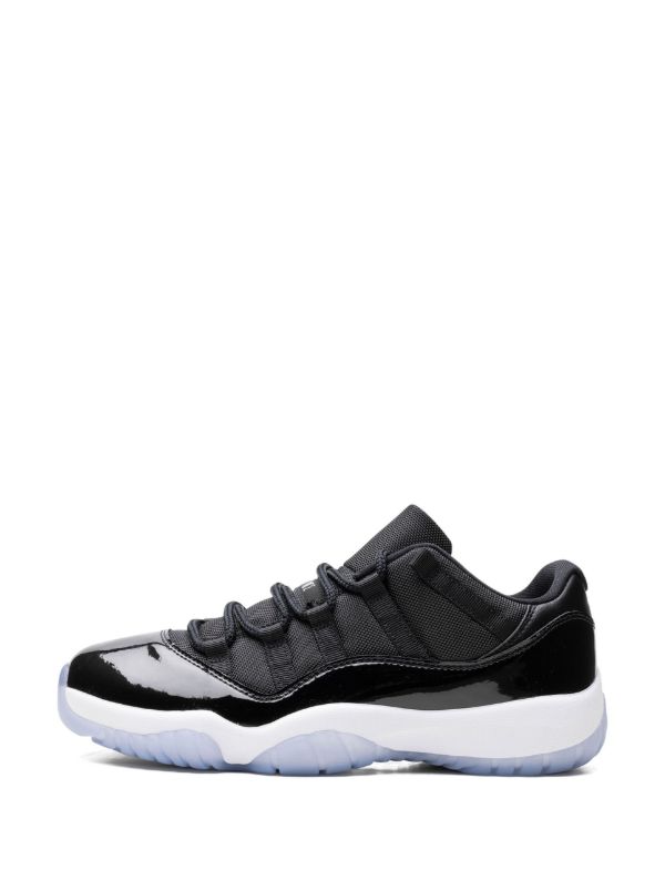 Black Streetwear Sneaker Urban Style