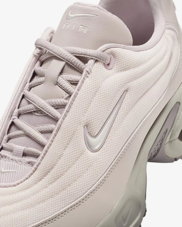 Urban Flow Sneaker