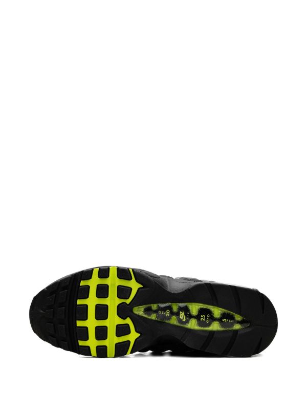 UrbanMax 95‑style athletic shoe in gray‑black with neon‑yellow stripe