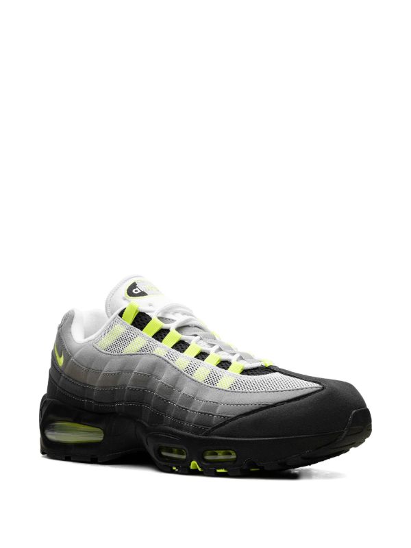 UrbanMax 95‑style athletic shoe in gray‑black with neon‑yellow stripe