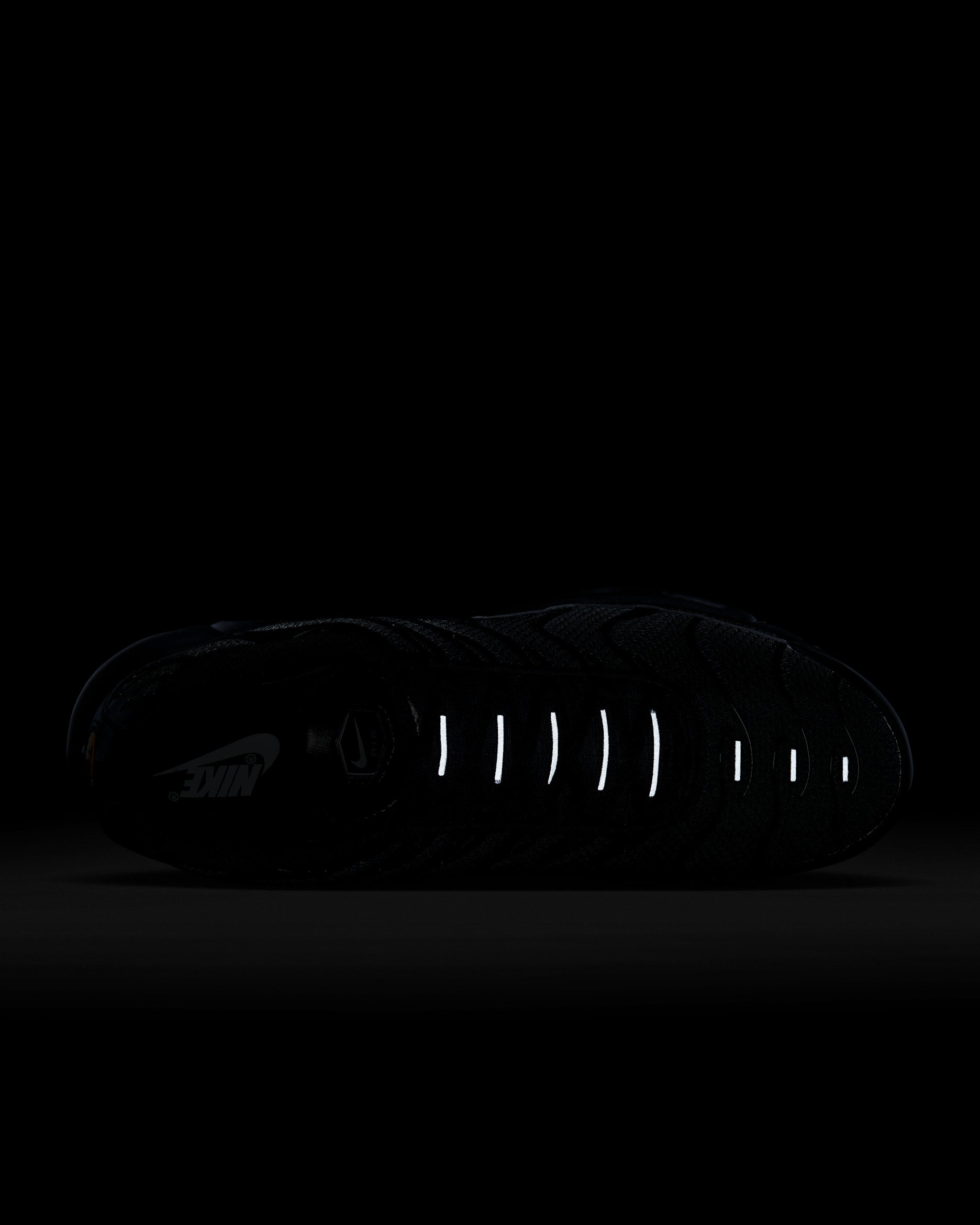 Retro Cushioned Runner - Triple Black