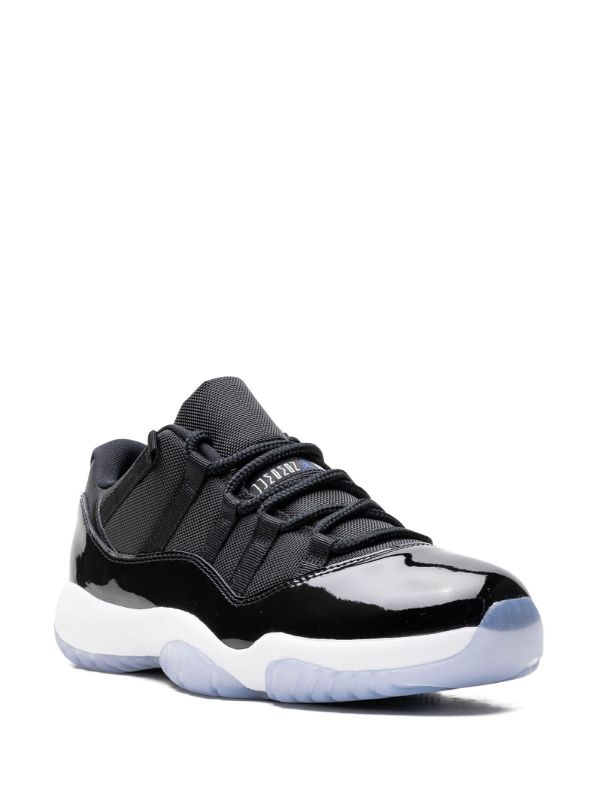 Black Streetwear Sneaker Urban Style